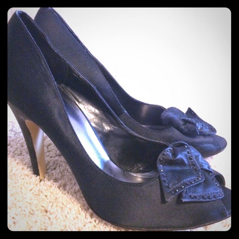 Bakers Size 9 Black Peep Toe Pumps